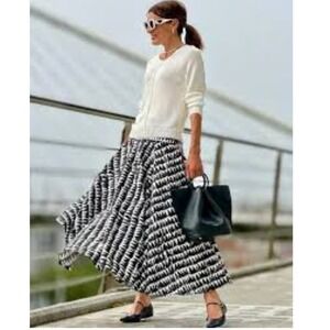 Zara Skirt Size Large Black White Graffiti Hearts Midi Swing Cotton A-Line Full